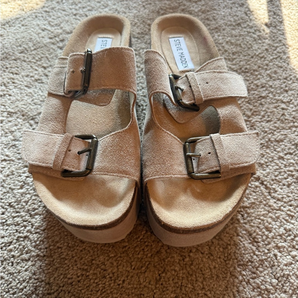 Steve Madden Beige Suede Buckle Sandals